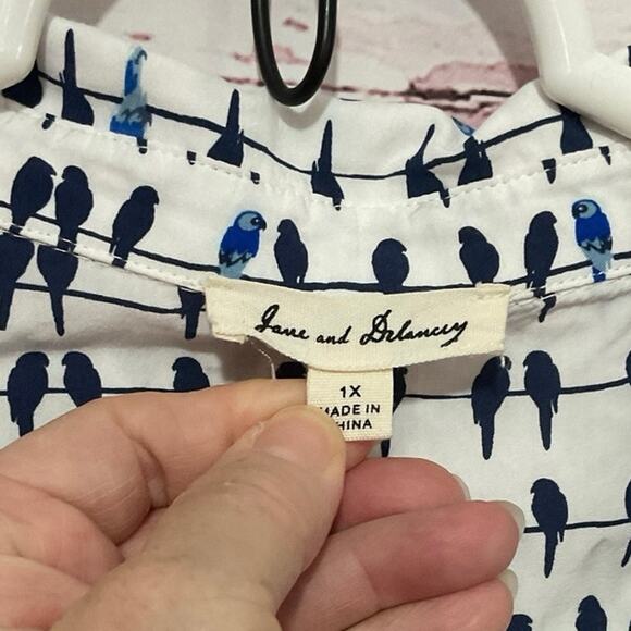 Jane  & Delancey Parrot Blouse Size 1X - Picture 3 of 8